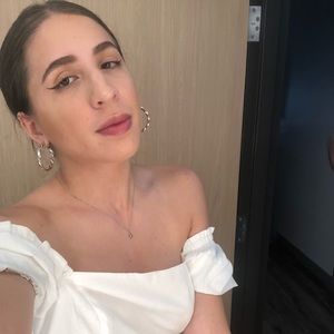 Meet your Posher, Daniela